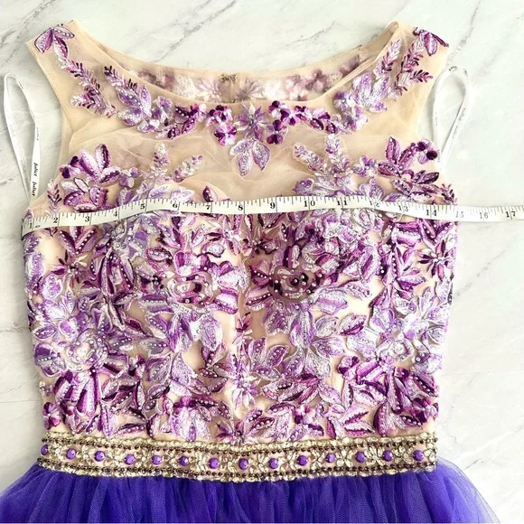 Floral Embroidered Ball Gown Size XS - Picture 13 of 17